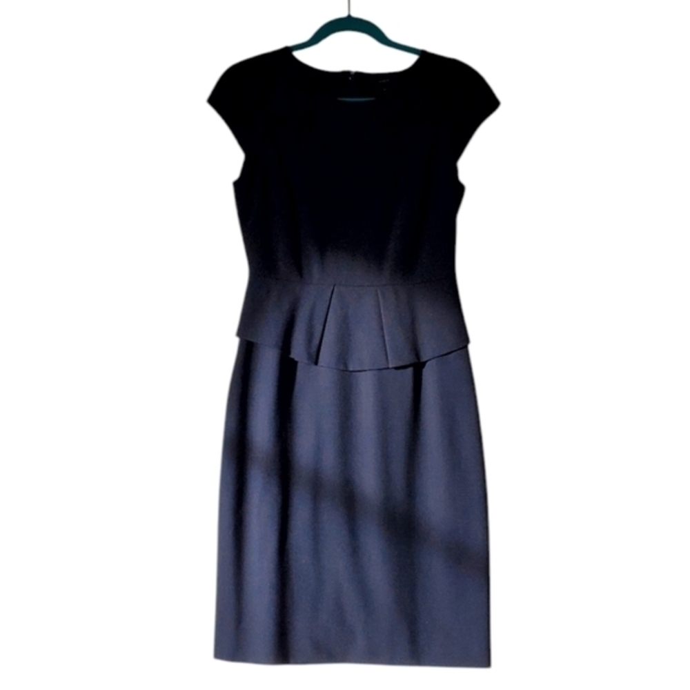 J. Cew Navy Knee Length Dress Ruffle Waist‎ Business Attire Size 4